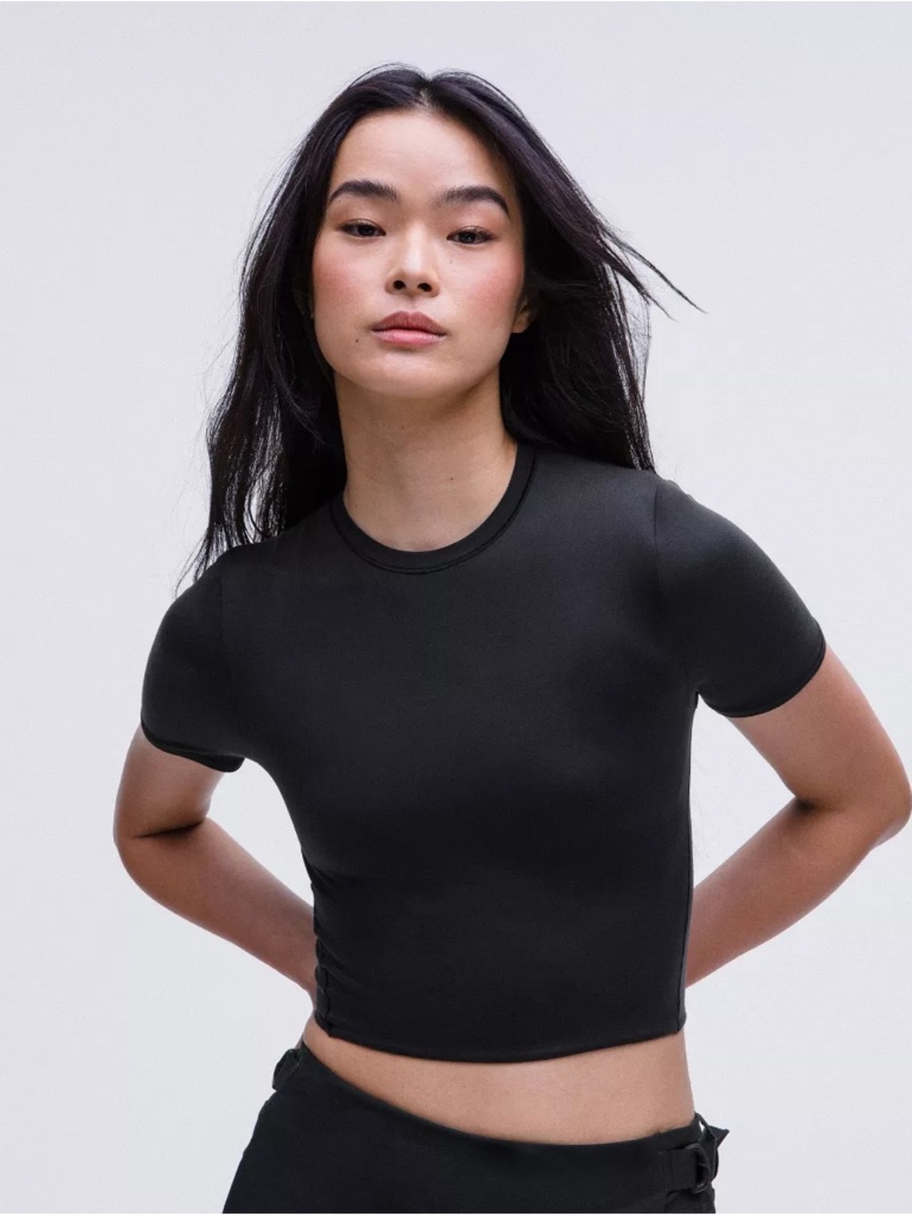 lululemon Wundermost Black Crewneck Crop Top - Women